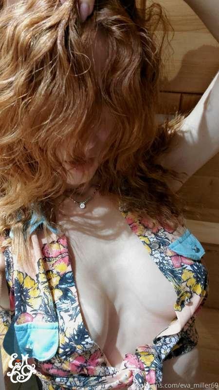 Selfies with boobs (•)(•)
I want you to pinch...