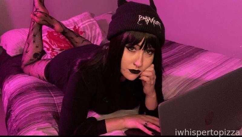 user396059627109756928 image #4