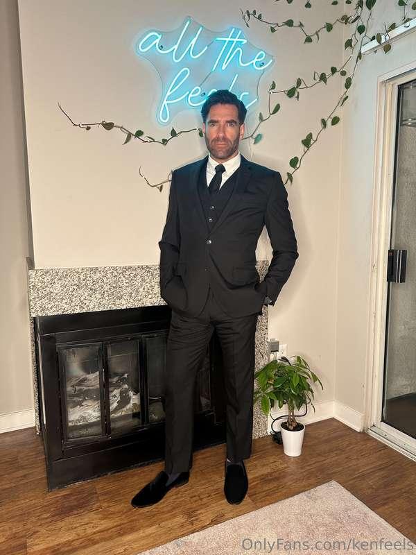 Suited and booted 🥵