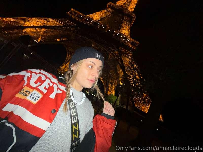 Got to the Eiffel Tower and immediately took nudes 😜😈🗼 this ..