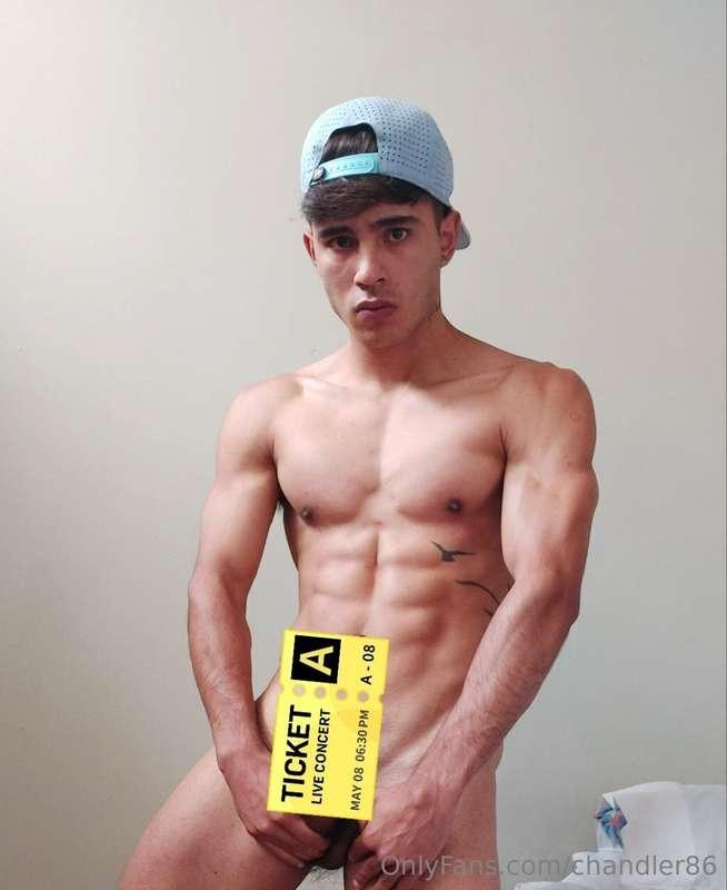 Looking for a big, veiny cock and a nice ass too? 🍑🍆💦@pisani..