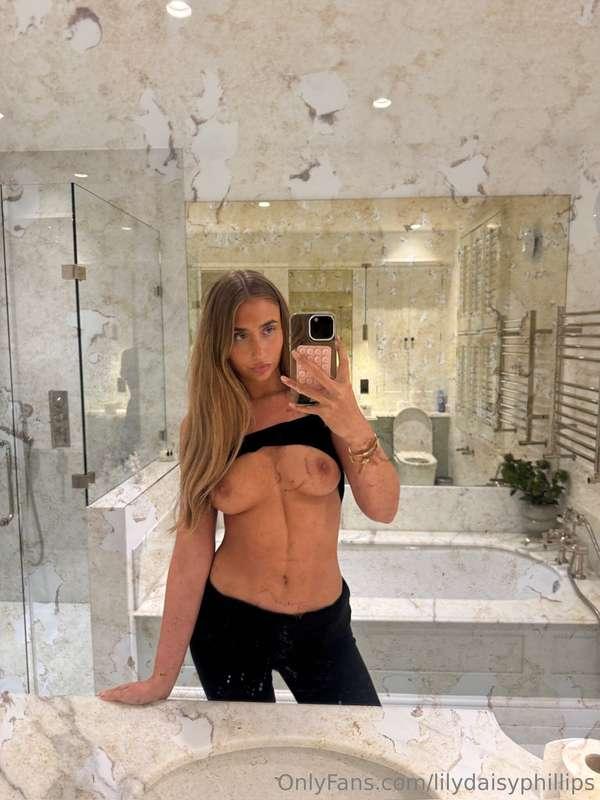 who doesnt like titty pics 