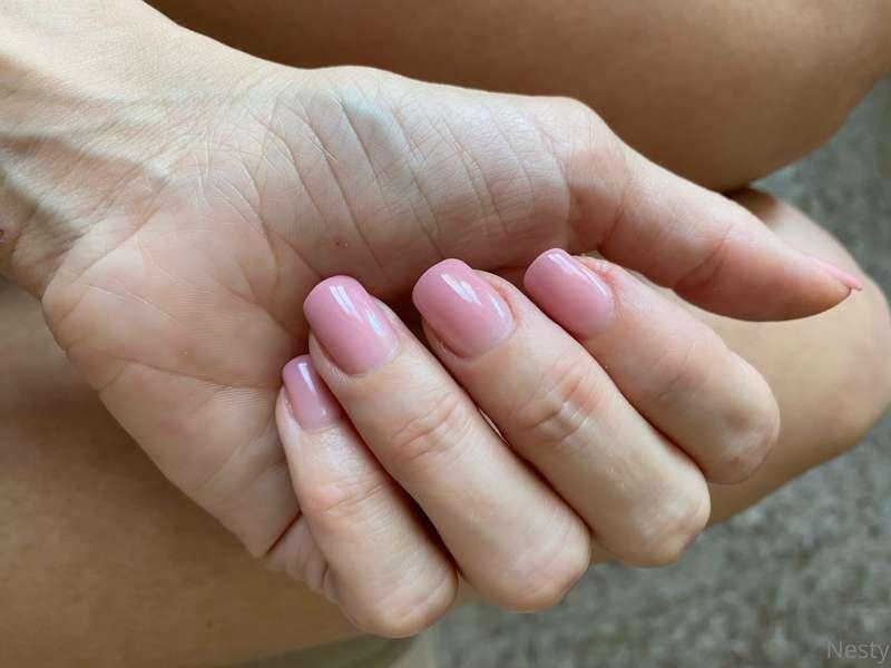 Do you like the natural color on my feet and hands? 💅