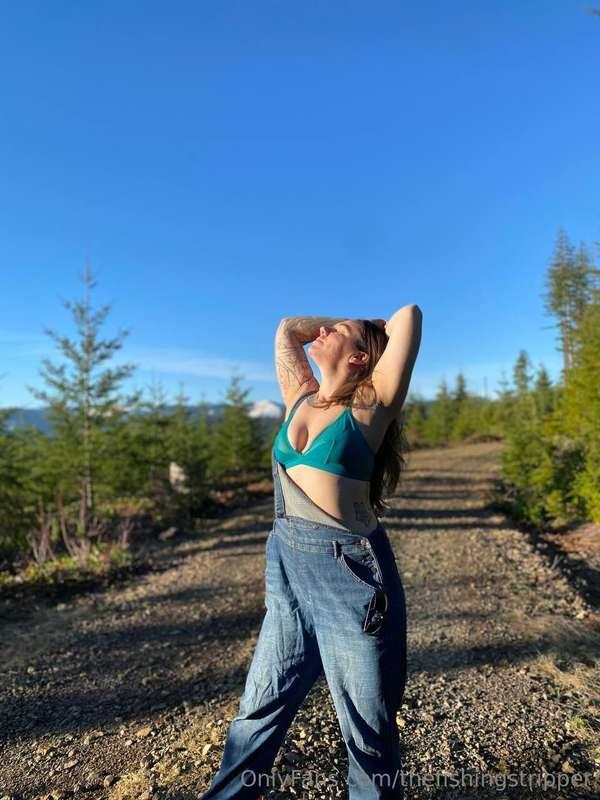 A little snapshot of life 🥰💚🤍🍨