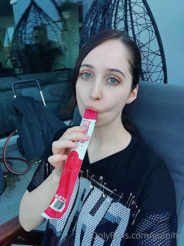 just sucking on some ice cream like a good girl >:3 free cli..