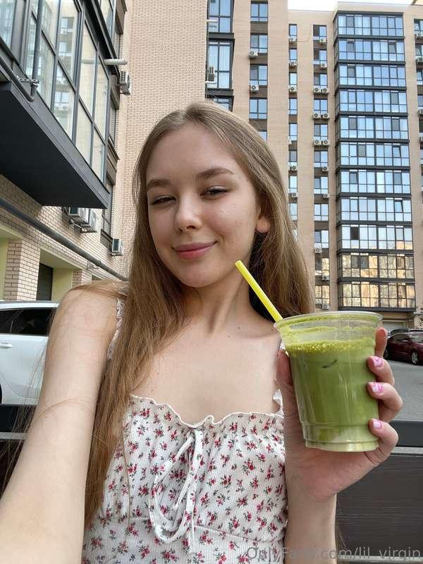 My top favorite drinks when the weather gets warm: iced lemo..