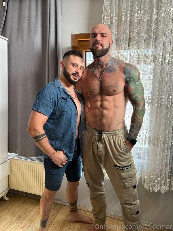This bearded sub @hrej87was totally into servicing me fully...