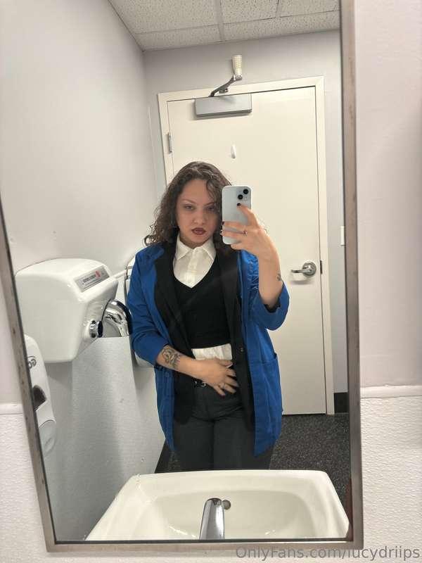 Oh I shouldn’t be doing this at work 🥴🥰🥰