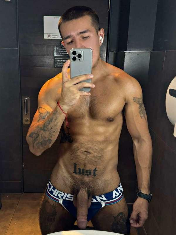 dylan_wanker image #0