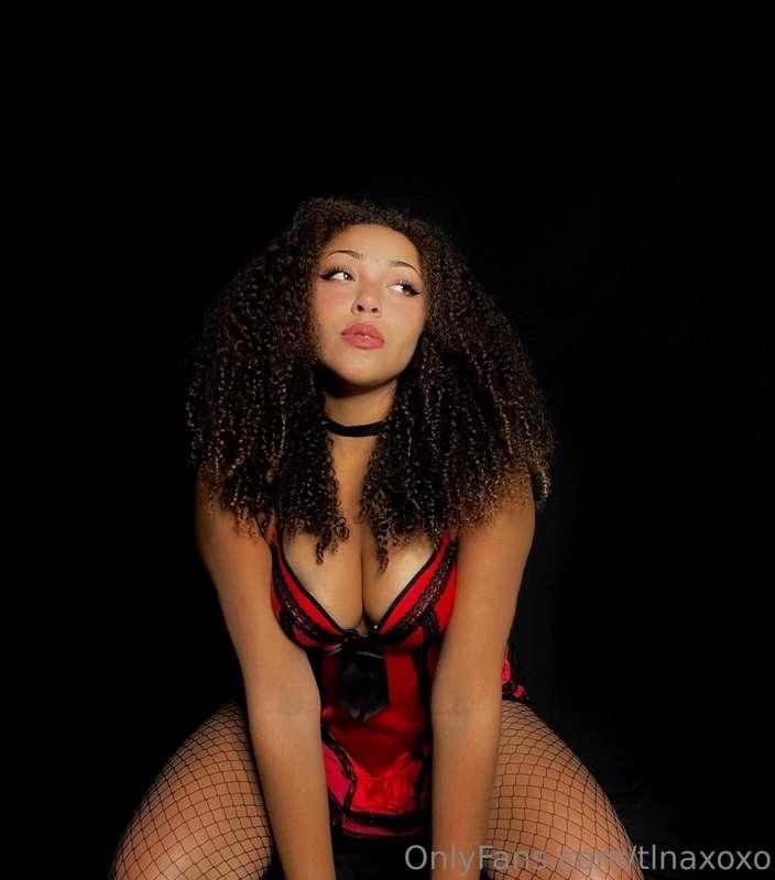 some pics in that red lingerie from my last post ;p