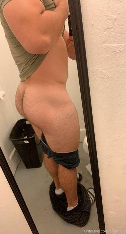 Bathroom selfie’s are the best selfies (: