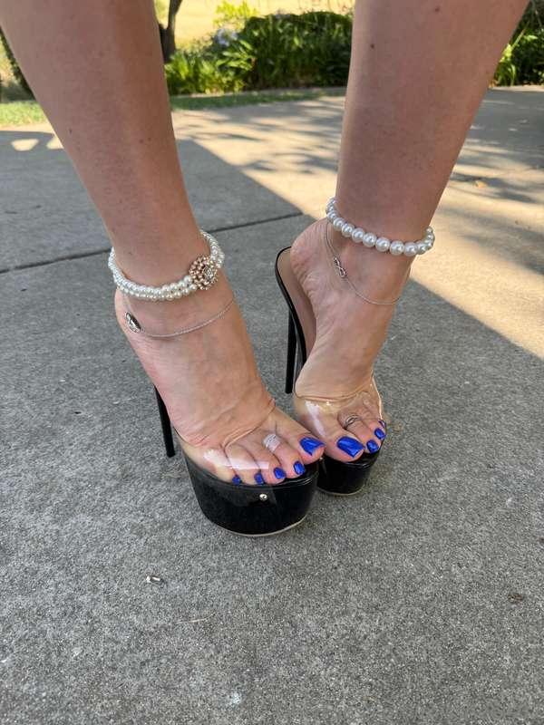 Sexy mules 😍🔥