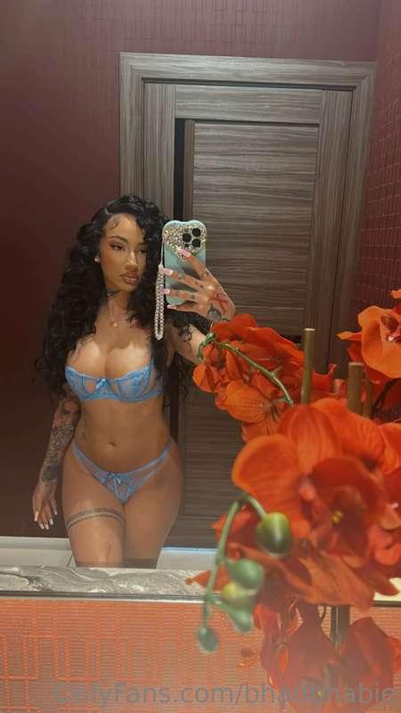 Feeling nice af ! heres a free spicyyy pic for my loyal fans..