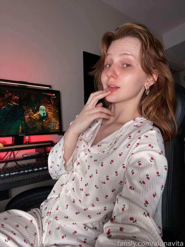 I started going through The Witcher 3 all over again🎮 and I want to ask you, what choices did you make in the game (if you played this)?💭 And why did you make this particular choice😏

I am waiting for your answers in the comments👇

#redhead #longhair #cutie #slim #young #pretty #lifestyle #life #blog #fyp