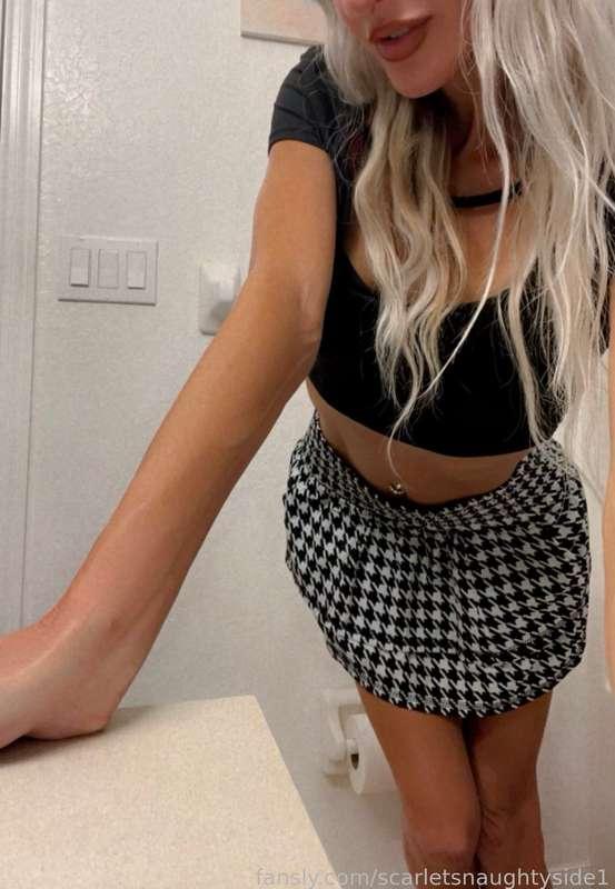 Easy access with a skirt 👅👅👅👅
Don’t forget I’m still running a 50% off sale until end of may! Let’s have some fun 💦💦💦

#fyp #blonde #pussy #milf #petite #ass #tits #teen #skirt 
