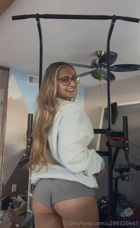 How many pull ups do you think I can do with and without my ..