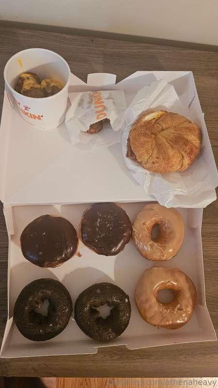 Late post, but today started off strong with a delicious Dun..