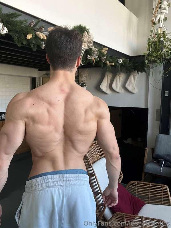 Back muscles tight, ass bouncing in these shorts gonna keep ..