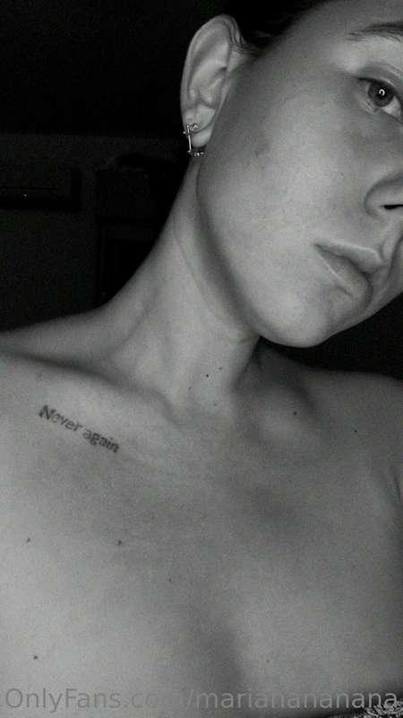 Some black and white after shower photos 🖤🤍