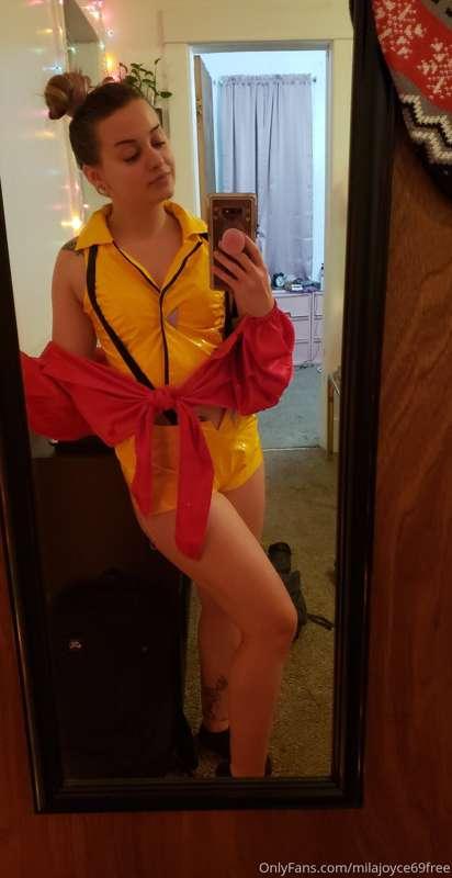 Working on a new cosplay 👀👀
See the XXX content i make in it..