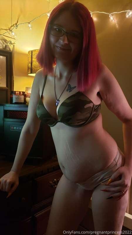 Wanna see me without my clothes baby 😘