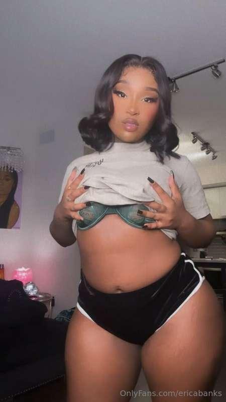 I took em off for u 🤭 go check ur dm 🙈