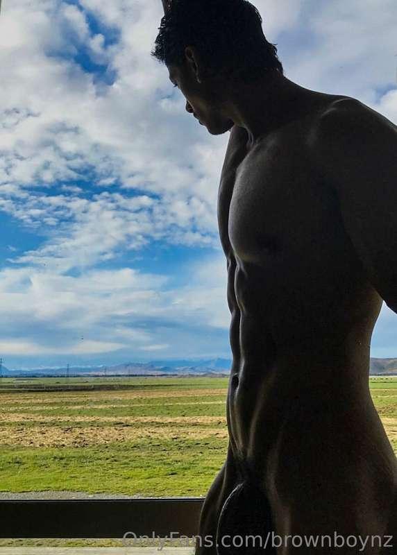 Imagine waking up to this view 🍆⛰️