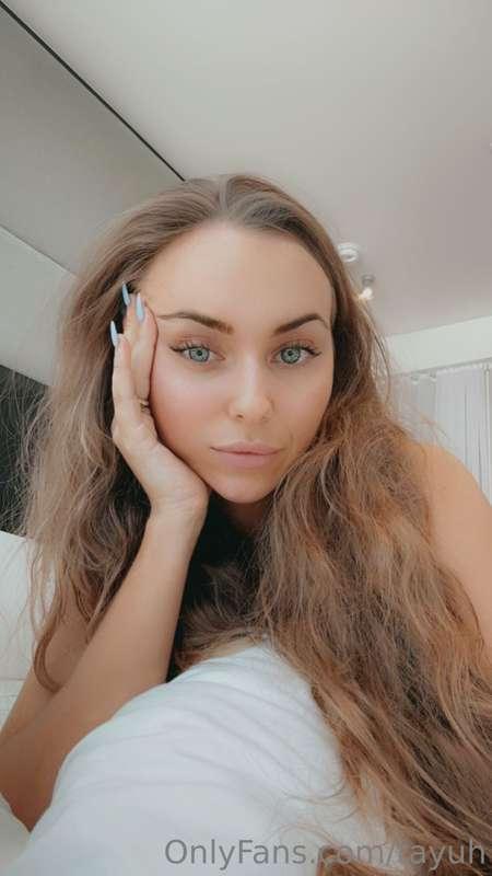Do I look messy when I woke up? 🙈