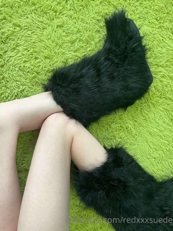 Fuzzy feet 🧸🧸
