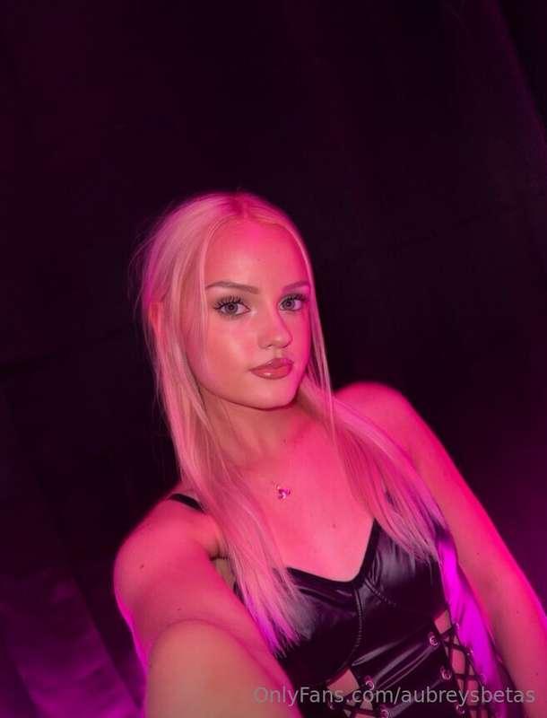 You don’t get to want me. You get to obey me 🖤