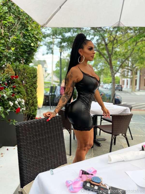 Who wants to see me Collab with this SEXY Pakistani MILF TEH..