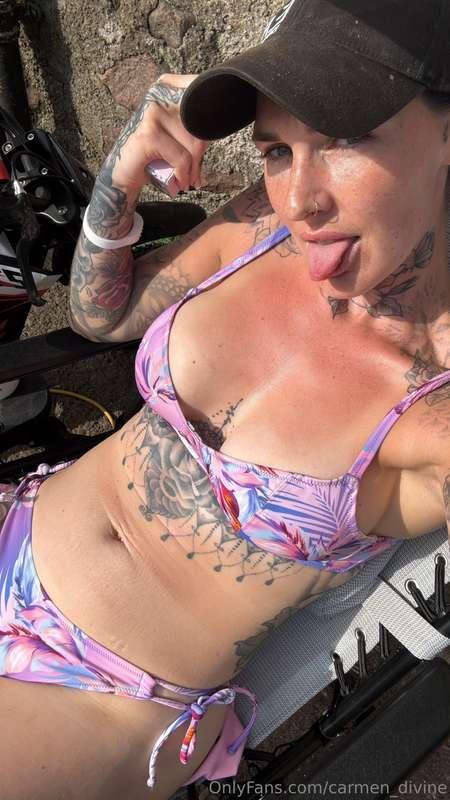 🥹🥹🥹 sometimes i just want to be fucked in all 3 holes at the..