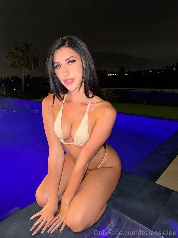 I’m not behaving tonight… Wanna see how wet & filthy I get? ..