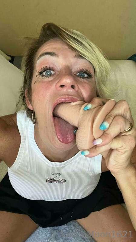 How would u fuck my throat?