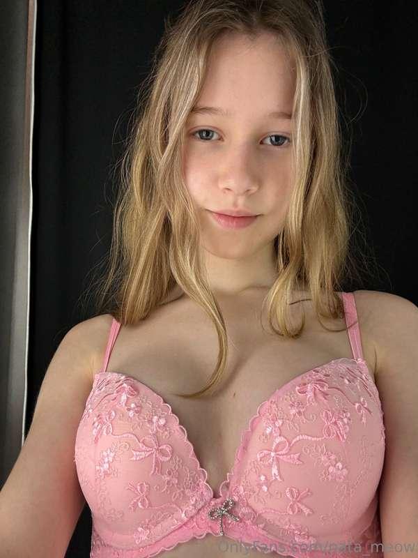 Pinky vibe today 😈#ai