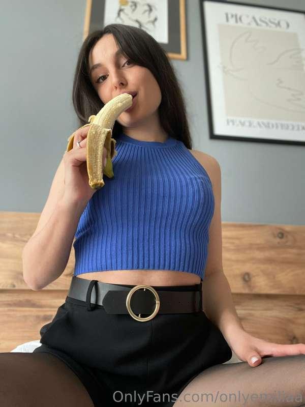 My favorite fruit…🤭🍌 and yours?☺️