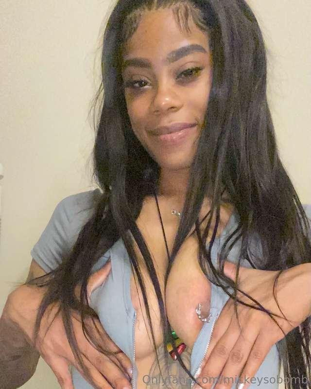 would u rather I suck you or fuck you?😘🤤