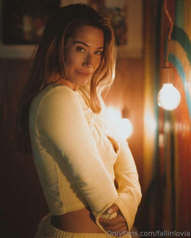 with this look, I feel unstoppable 💛
