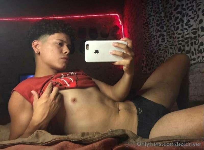🎁 𝐬𝐮𝐛𝐬𝐜𝐫𝐢𝐛𝐞 𝐚 𝐆𝐈𝐅𝐓 𝐚𝐰𝐚𝐢𝐭𝐬 𝐲𝐨𝐮 🎁 @iamalexisokk @iamalexisokk ..