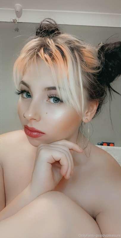 midgetwithtits image #0