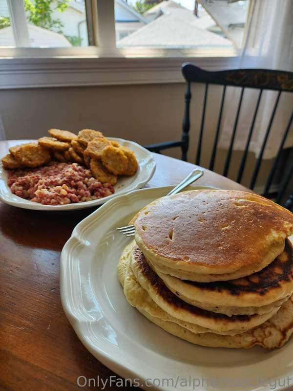 Fuck that breakfast was great I am so bloated, got it all do..