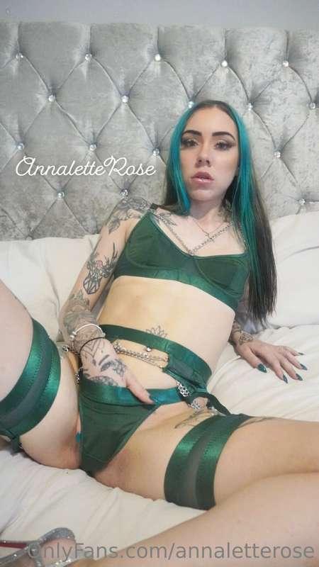 You still watching me daddy? 🤭 may as well join my live toni..