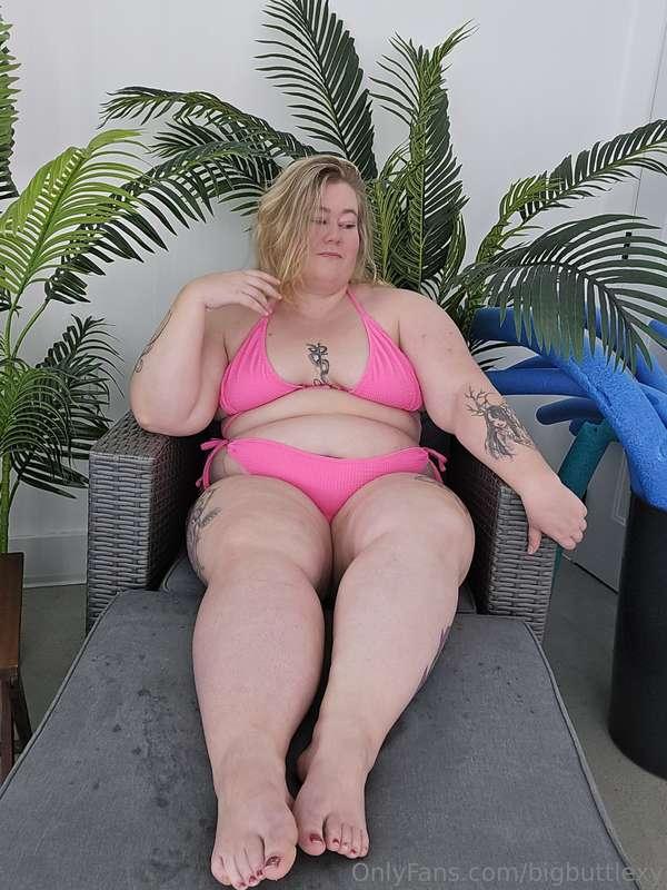 Bikini or skinny dipping? 🤭