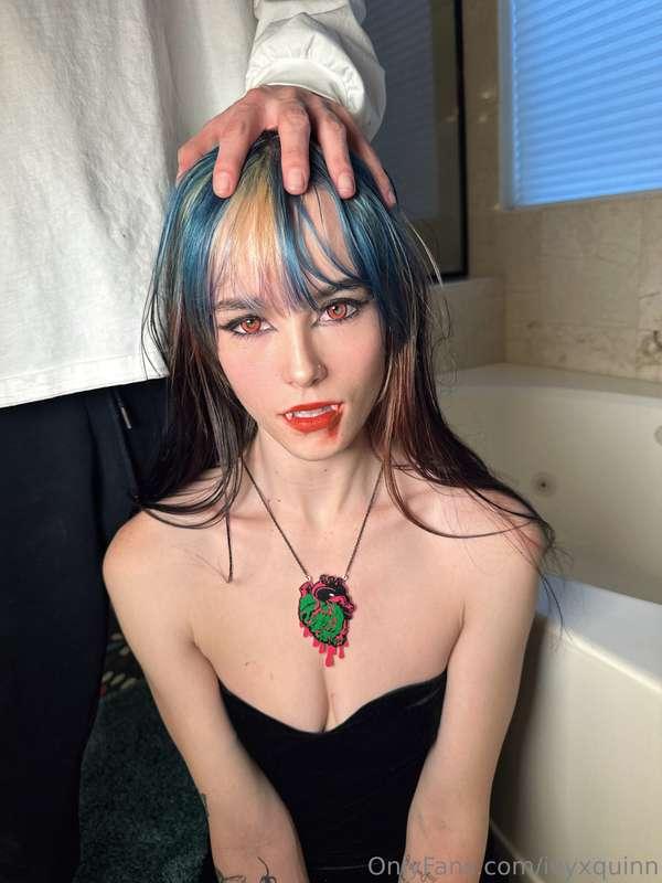 Do you like to dress up? 🧛🧛‍♀️