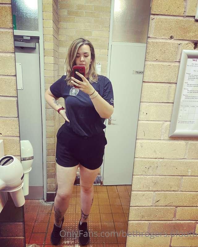 amazonbeth.6foot6 image #0