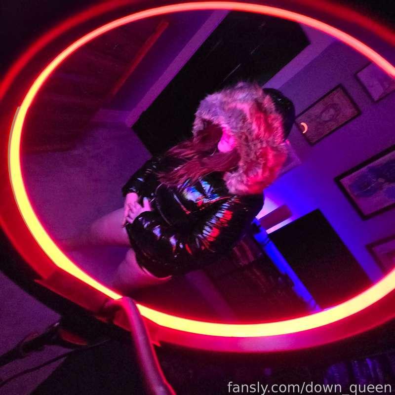 down_queen image #10