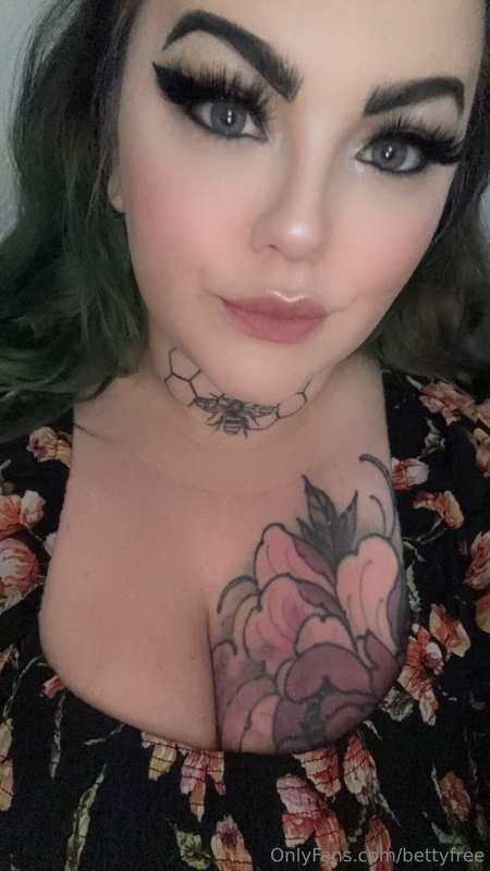 🥵❤️BBW tatted alt cutie❤️🥵🌽🌽Midwest Tatted Emo Bitch🌽🌽😘💋solo..