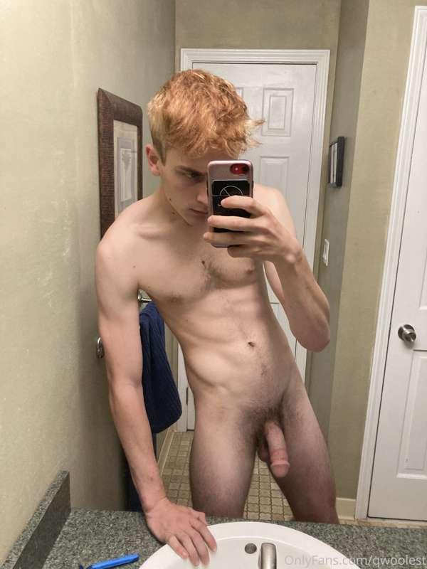 Also here’s a nude of me from when I had blond hair 😘