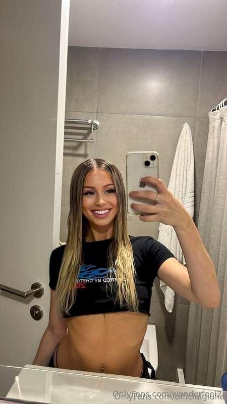 ⚡️@officialgiulia NOW WET⚡️Oh my god @officialgiulia wants y..