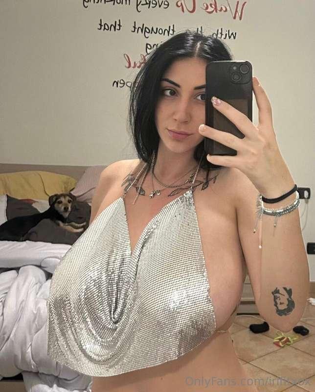 I couldn't resist getting this top... what do you think? 😜